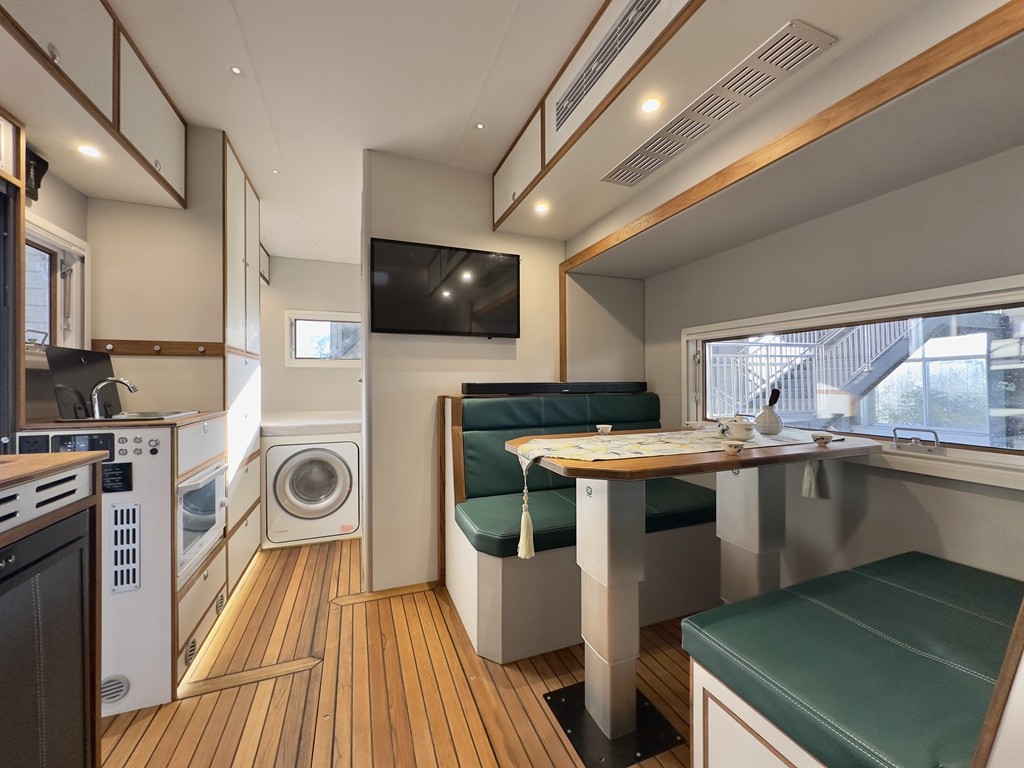 1765267306318597.jpg 08.jpg