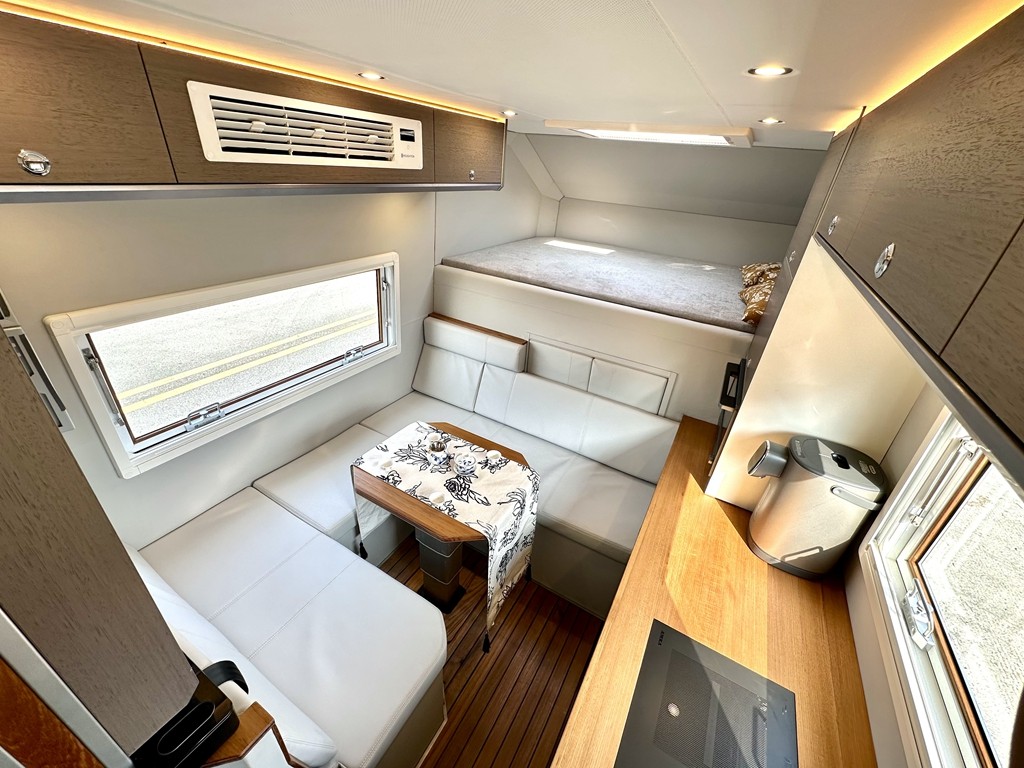 1766645697346978.jpg 02.jpg